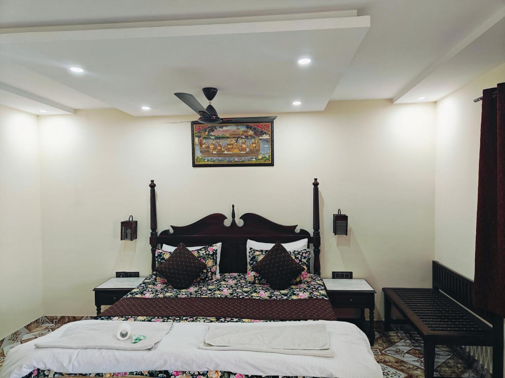 ทัวริสเรสท์เฮาส์ Hotel อัครา ภายนอก รูปภาพ